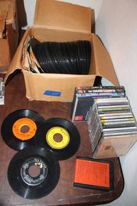 lot 115 image: Music vintage 45s, CDs and DVDs plus 8 track