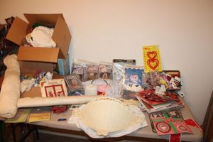 lot 117 image: Craft and sewing kits and supplies