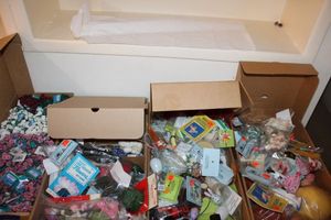 lot 167 image: Craft supplies