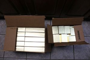 lot 95 image: Empty jewelry boxes, 2 sizes