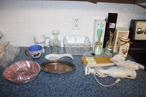 lot 40 image: Lead crystal square bowl, diffusers, candles and more