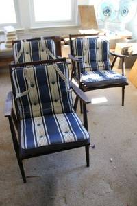 lot 188 image: Wooden patio chairs