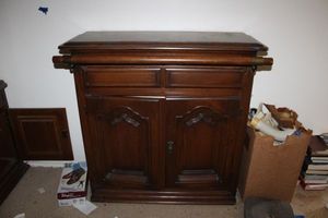 lot 198 image: Solid wood cabinet with bar handle (no back)