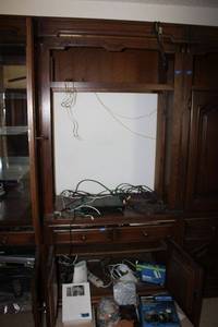 lot 200 image: Solid wood entertainment cabinet only
