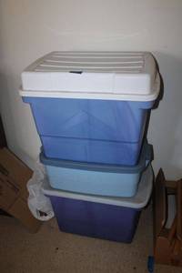 lot 206 image: 3 empty totes