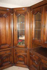 lot 209 image: Solid wood corner cabinet with locking key and glass door