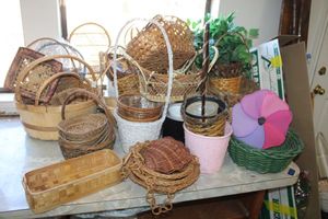 lot 228 image: Basket assortment