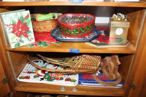 lot 238 image: Christmas placemats, baskets and more