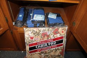 lot 258 image: Chair pad and lunch bag coolers