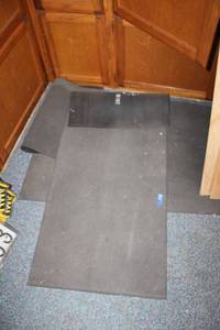lot 274 image: Stress reliever floor mats - 3 total