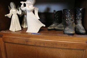 lot 288 image: Ceramic angel figurines and plaster filled boots