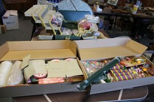 lot 290 image: Craft supplies with tackle box