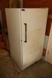 lot 307 image: Upright Freezer Kenmore model 253.9206281