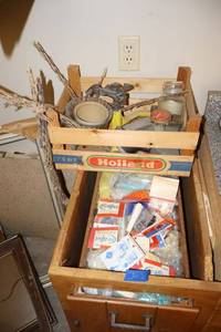 lot 323 image: Vintage craft items as shown