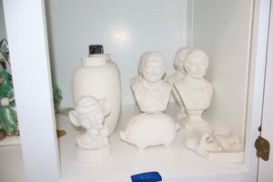lot 328 image: Unfinished ceramic bisque vases, busts, piggy bank and mouse