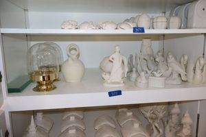 lot 355 image: Unfinished ceramic bisque birds and more