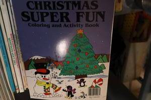 lot 382 image: Craft magazines and activity books