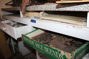 lot 455 image: Misc. tools, vinyl tiles, Wagner power roller