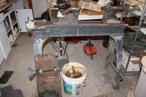 lot 451 image: Vintage cast iron lathe
