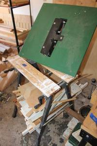 lot 480 image: Work bench with foot controlled clamp