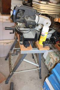 lot 474 image: Work bench with Mitre saw