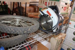 lot 485 image: Circular saw, cart wheels, screwdrivers