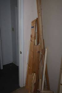 lot 164 image: Wood pieces 2x4, trim boards