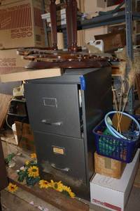 lot 388 image: 2 drawer file cabinet