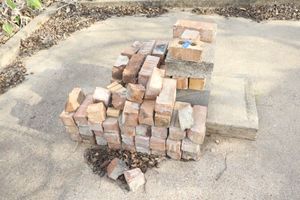 lot 594 image: Bricks