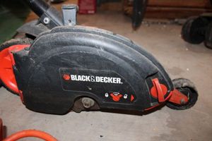 lot 522 image: Black & Decker Edge Hog