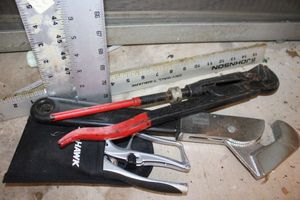 lot 518 image: Tools as shown