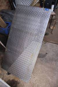 lot 549 image: 18 Diamond Checker plate steel piece