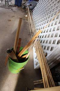 lot 554 image: Bamboo poles