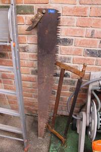 lot 560 image: Vintage saw tools