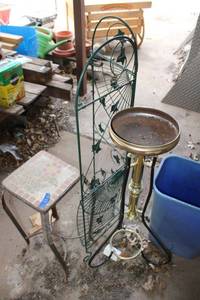 lot 551 image: Plant stands