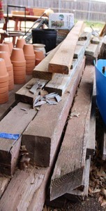 lot 563 image: Wood boards 4x4, 2x4
