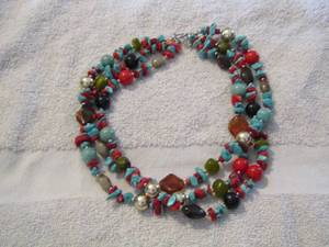 lot 34 image: turquoise and red bead necklace