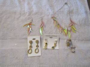 lot 74 image: necklace with matching earrings, brown rhinestone earrings, gold earrings