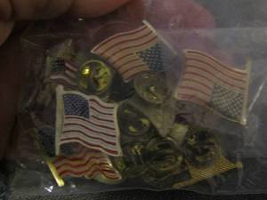 lot 109 image: American flag shirt pins