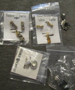 lot 136 image: womens earrings and necklace pendant