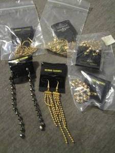lot 111 image: womens earrings