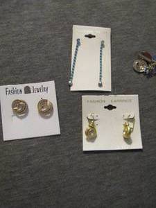 lot 148 image: various earrings