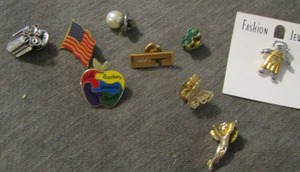 lot 149 image: VARIOUS SHIRTLAPEL PINS