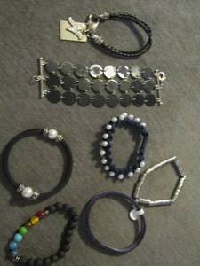 lot 147 image: womens bracelets