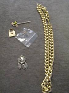 lot 165 image: gold color chain, bee hair pin, bunny earrings