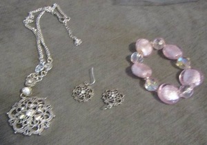 lot 169 image: MATCHING SILVER NECKLACE & EARRINGS    AND ACRYLIC  BRACELET