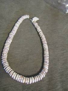 lot 44 image: womens necklace