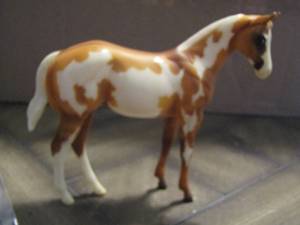 lot 20 image: BREYER  PETER STONE Weanling Horse