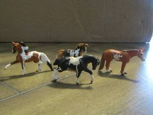 lot 90 image: miniature Breyer horses qty 4