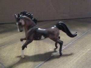 lot 174 image: Breyer 3 ring circus rearing Arabian miniature horse